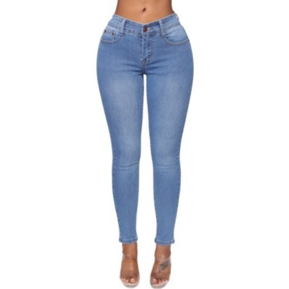 Fashion Nova All The Booty Ripped Skinny Jeans Medium Blue Wash NWT Size 9